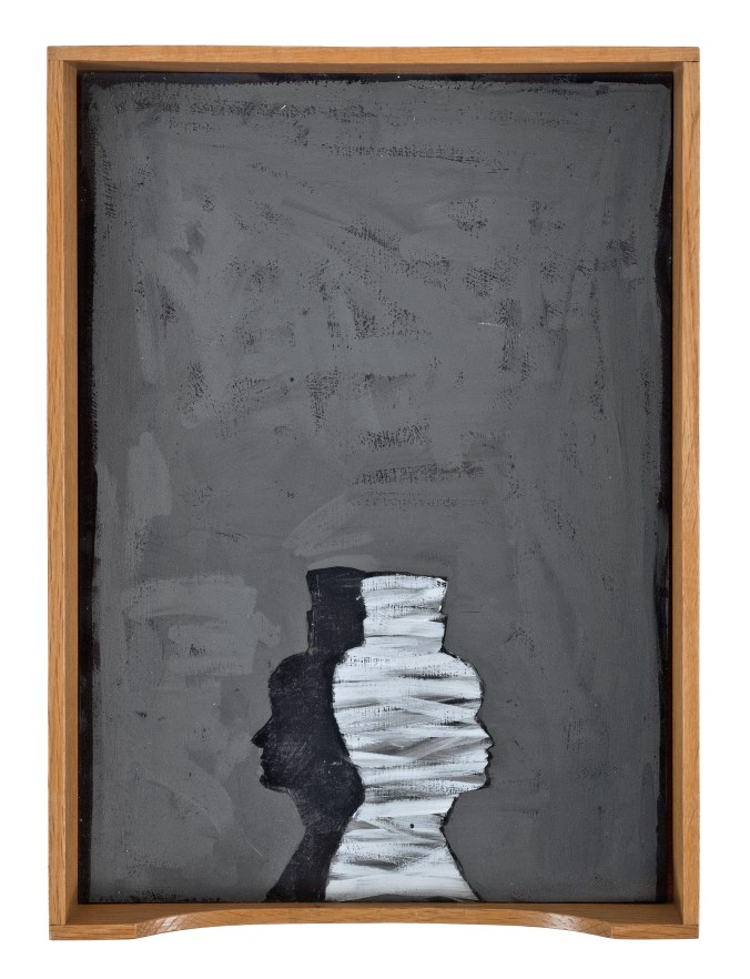 Verk från utställningen SPÅR & SPRICKA Gunilla Samberg SPÅR & SPRICKA Museum Anna Nordlander 1.2 - 1.4 2012 Utställningen Spår och Spricka är en vidareutveckling av det tema kring människans existens och villkor som Gunilla Samberg arbetat med sedan 2005. Utställningen består av installationer, objekt och fotografier som alla samverkar och skapar nya perspektiv av människans roll som en del av ett kollektiv och av individens villkor att leva sitt eget liv.